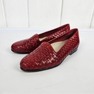 Trotters Red Woven Leather Flats
